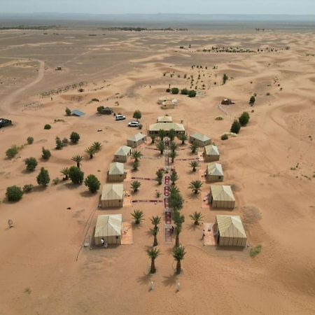 ホテル Sahara Luxury Camp Vip メルズーガ エクステリア 写真