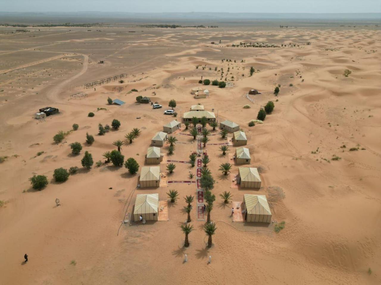 ホテル Sahara Luxury Camp Vip メルズーガ エクステリア 写真