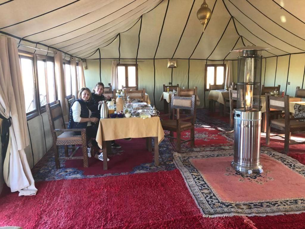 ホテル Sahara Luxury Camp Vip メルズーガ エクステリア 写真