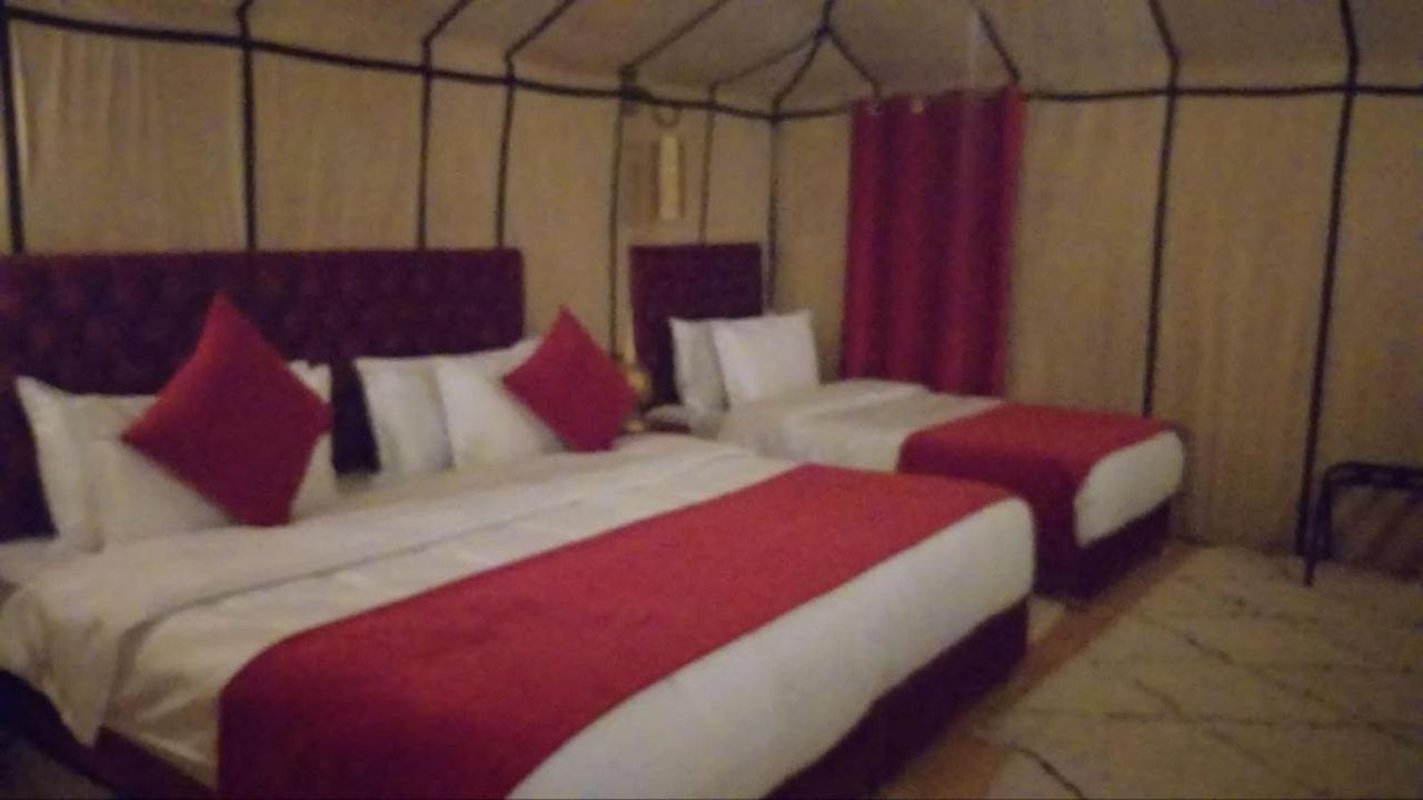 ホテル Sahara Luxury Camp Vip メルズーガ エクステリア 写真
