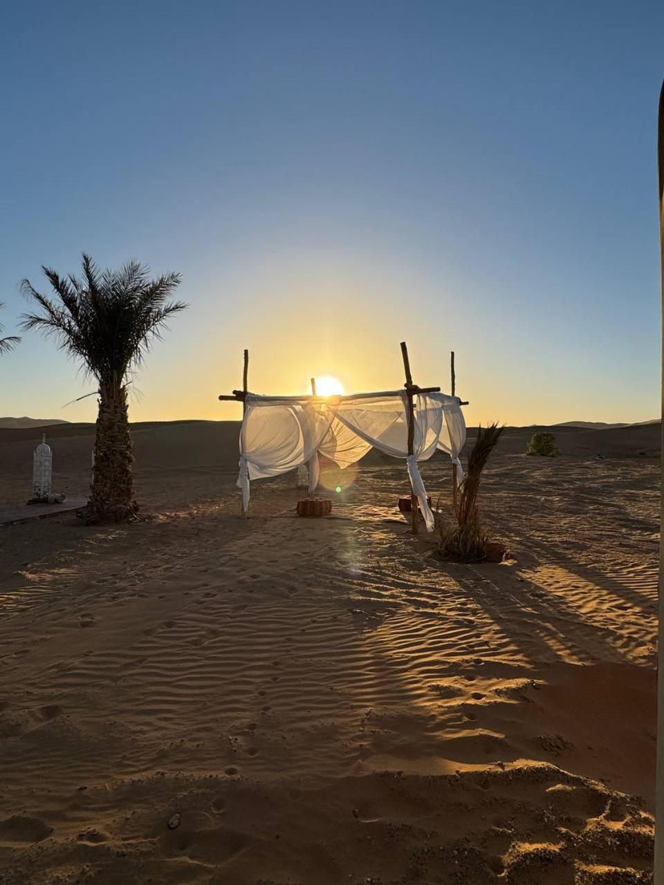 ホテル Sahara Luxury Camp Vip メルズーガ エクステリア 写真